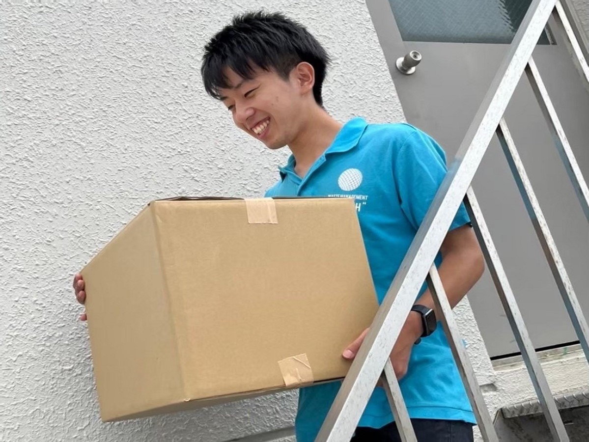 「引越し時の一時多量ゴミも素早く回収」作業写真